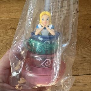 DISNEYLAND DISNEY PARKS ALICE IN WONDERLAND LIGHT UP BOTTLE TOPPER WITH STRAW